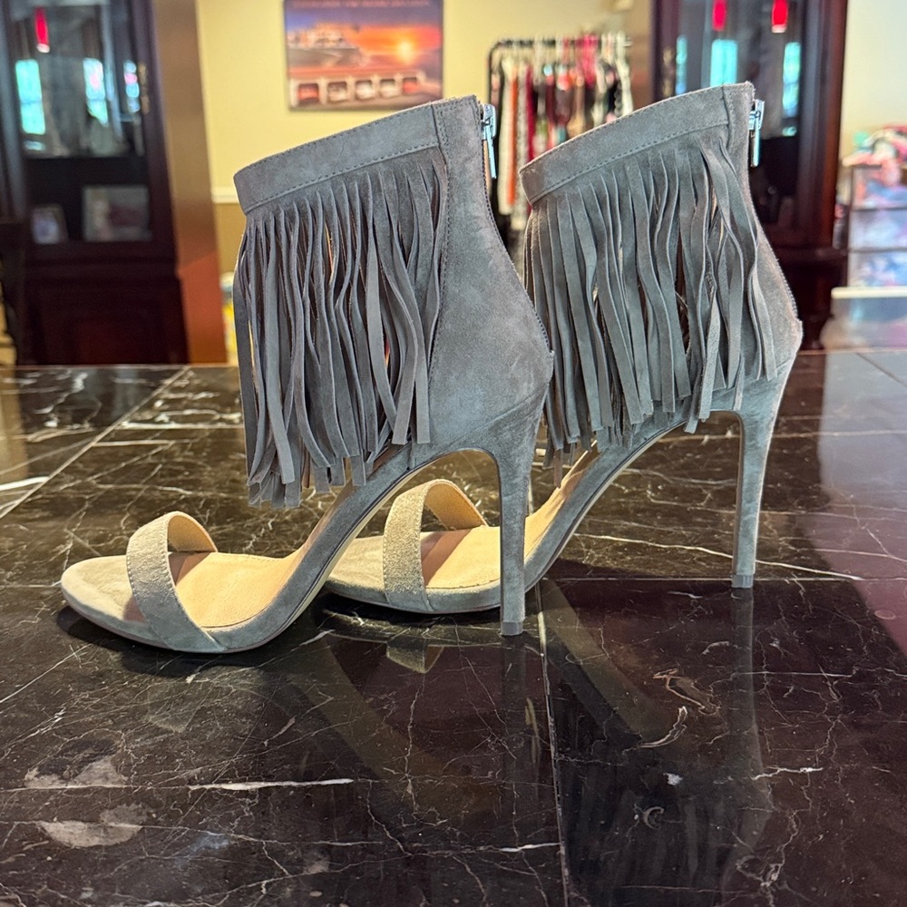 Steve Madden size 9 suede stiletto heels with fringe accent around top - Picture 4 of 6